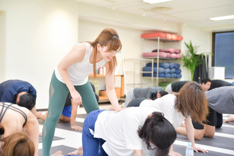 ヨガインストラクターに体型は関係ある？資格は取れない？